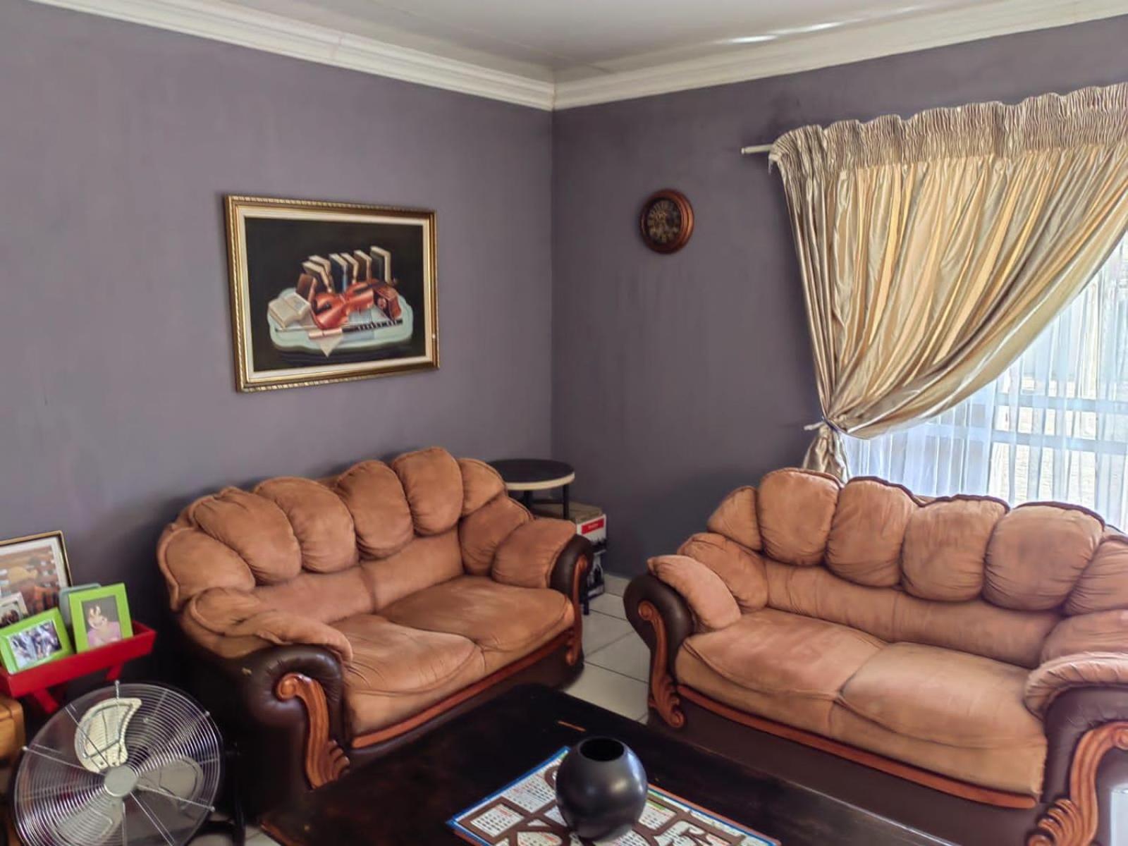 Sibahlenomhlambi Guesthouse Springs  Eksteriør billede